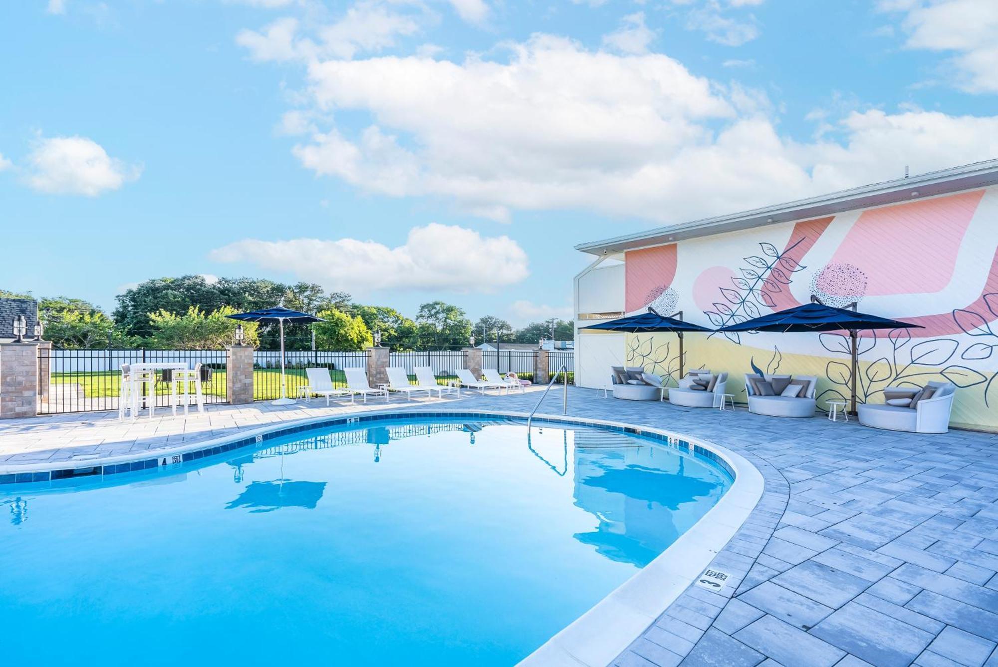 The Bentley Hotel 2*