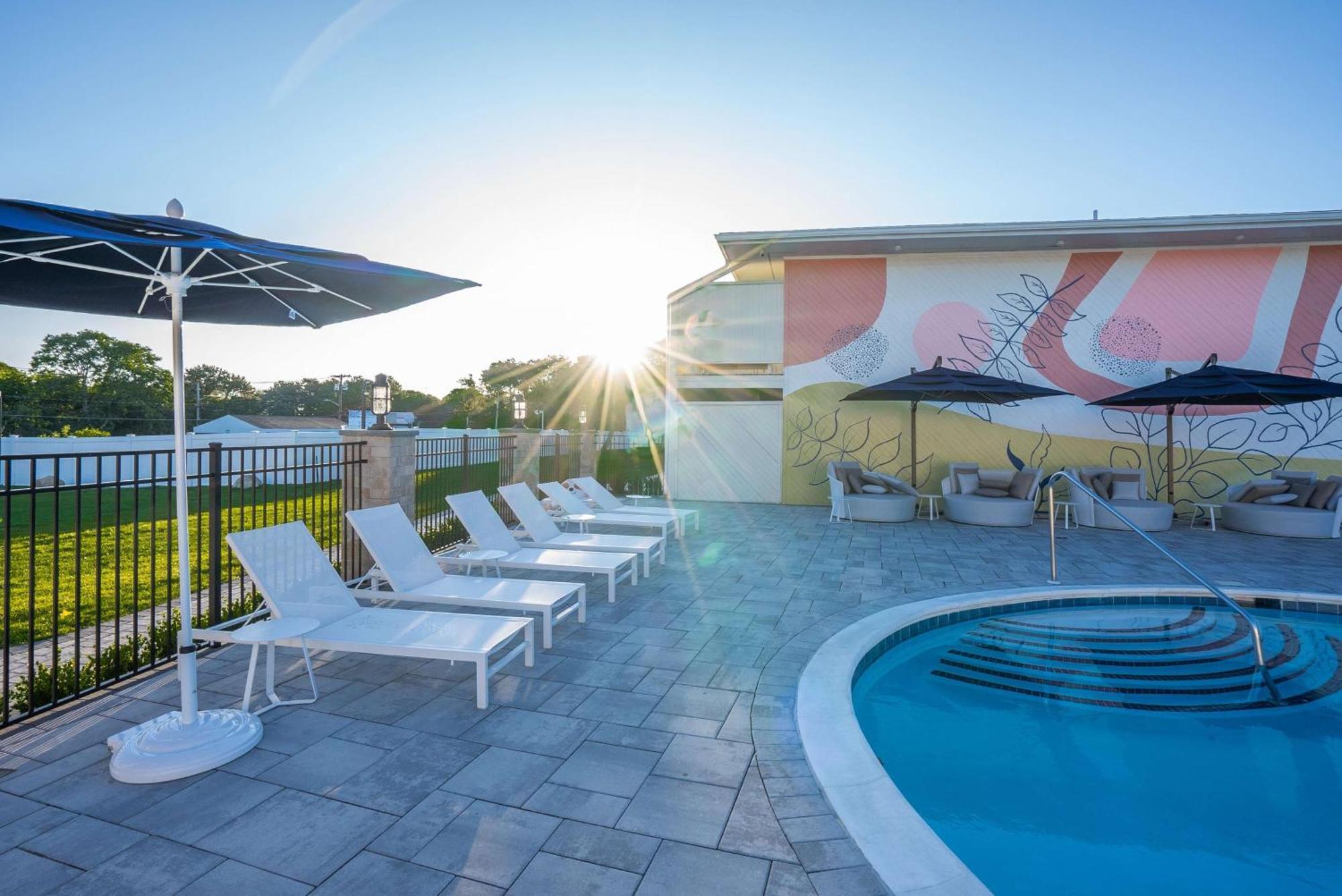 The Bentley Hotel 2*